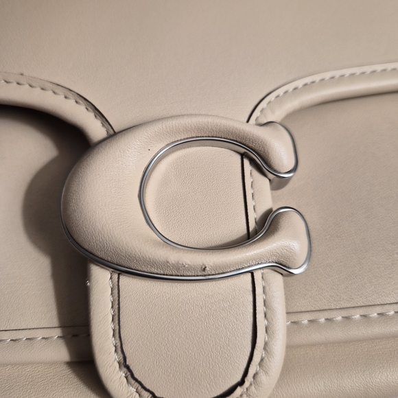 Coach Tabby 26 Messenger Leather Shoulder Bag - Picture 9 of 9